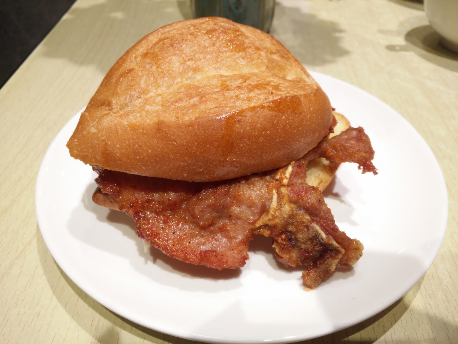 EWen Hooi Porco Macau Pork Chop Bun Lot 10 Hutong