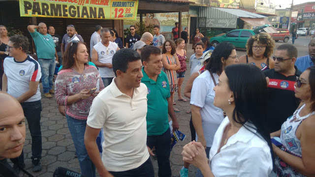 Risomar Carvalho faz caminhada para ouvir reivindicações dos comerciantes de Samambaia