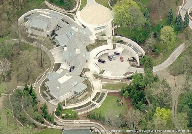Mansion of the late billionaire William Davidson. House of the Late Detroit Pistons Billionaire Owner William Davidson.