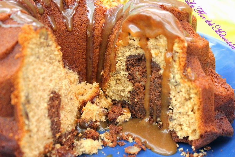 Bundt cake marmolado de café y nueces