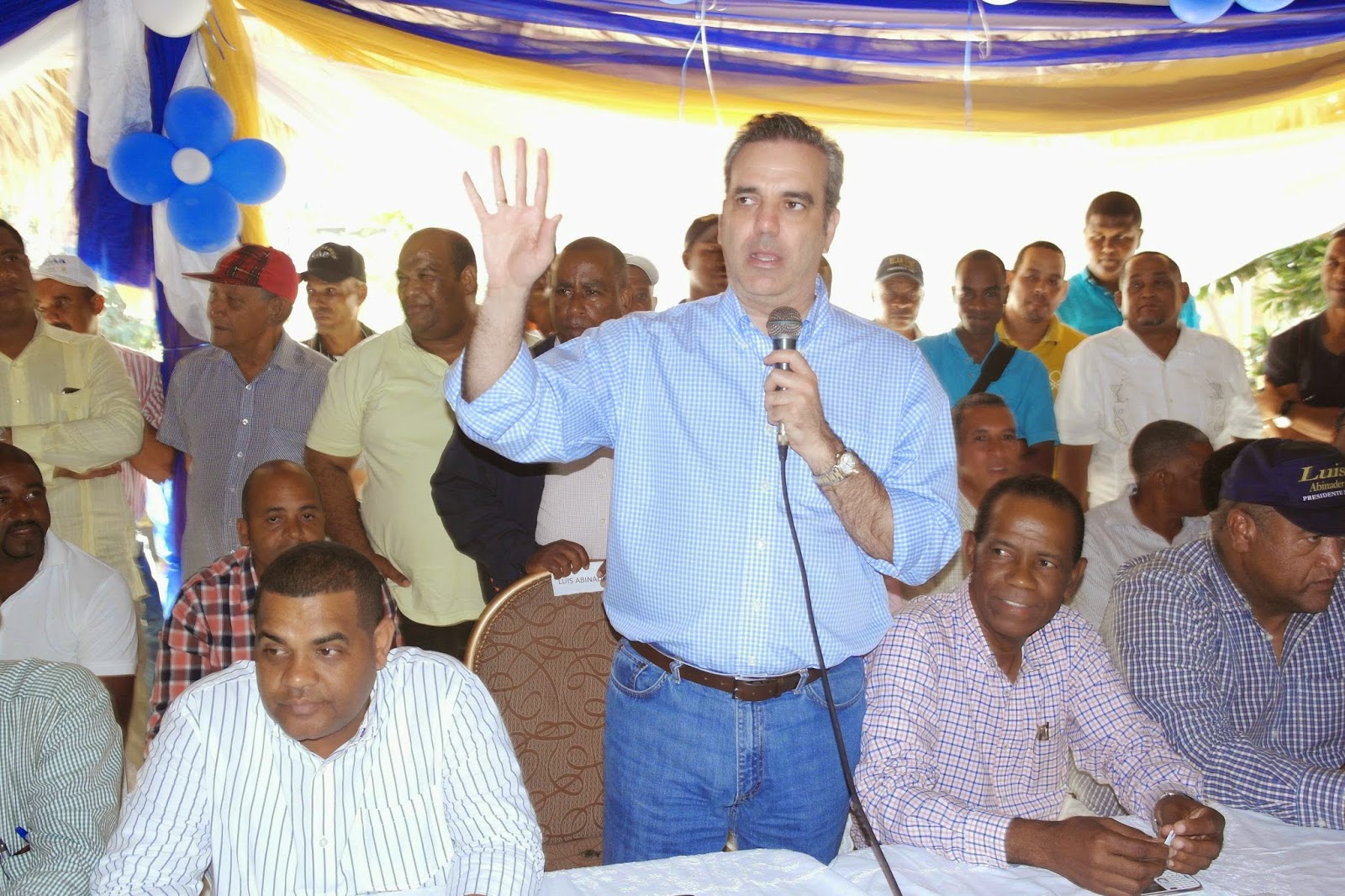  Luis Abinader dice que en Barahona hay que desarrollar potencial turístico.