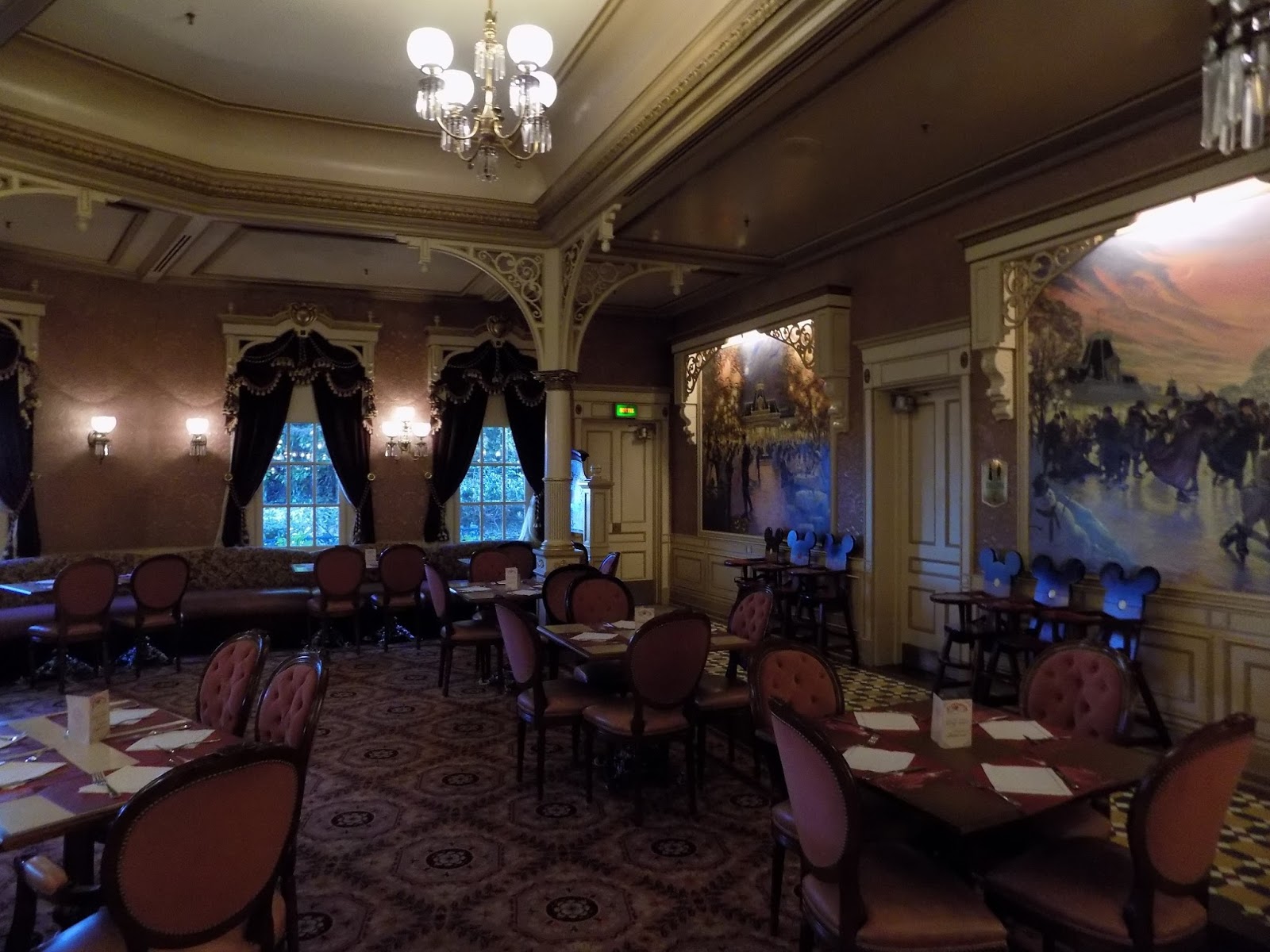 Plaza Gardens Character Breakfast at Disneyland Paris - added pixie dust