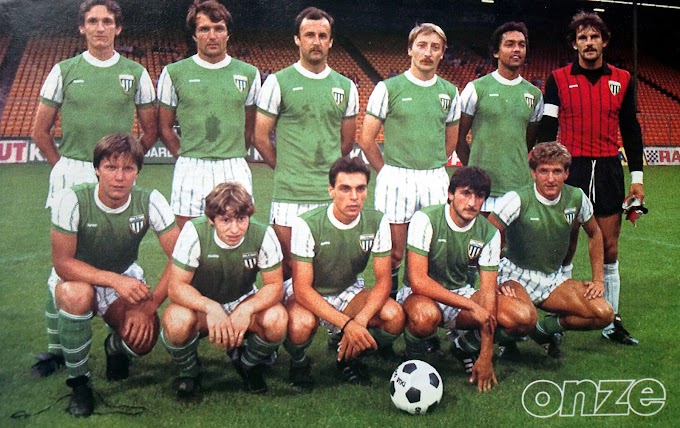 A.S SAINT-ETIENNE 1984-85. By Panini.