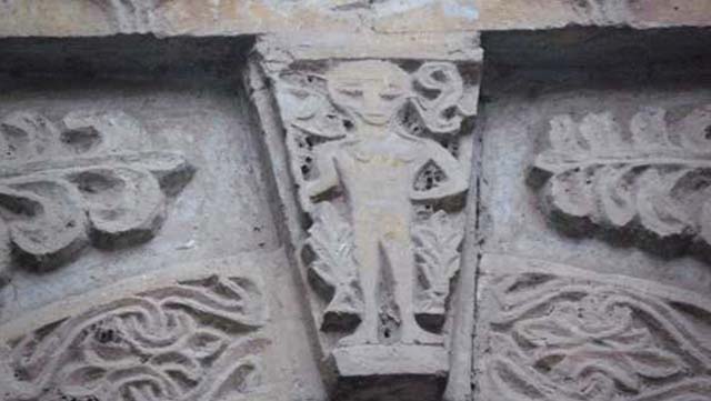 reliquia%2Brelieve%2Balienigena%2Begipto ¿Posible reliquia alienígena encontrada en Nazlet, Egipto?