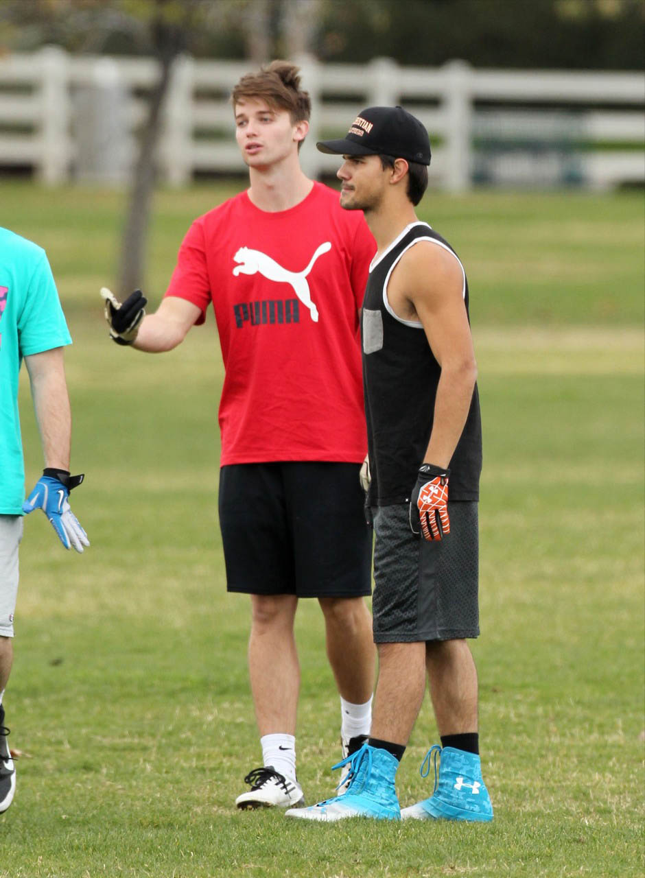 Taylor Lautner and Patrick Schwarzenegger Football Buddies ...