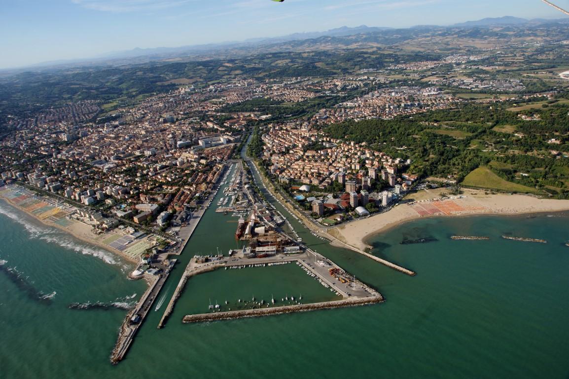 Город пезаро в италии