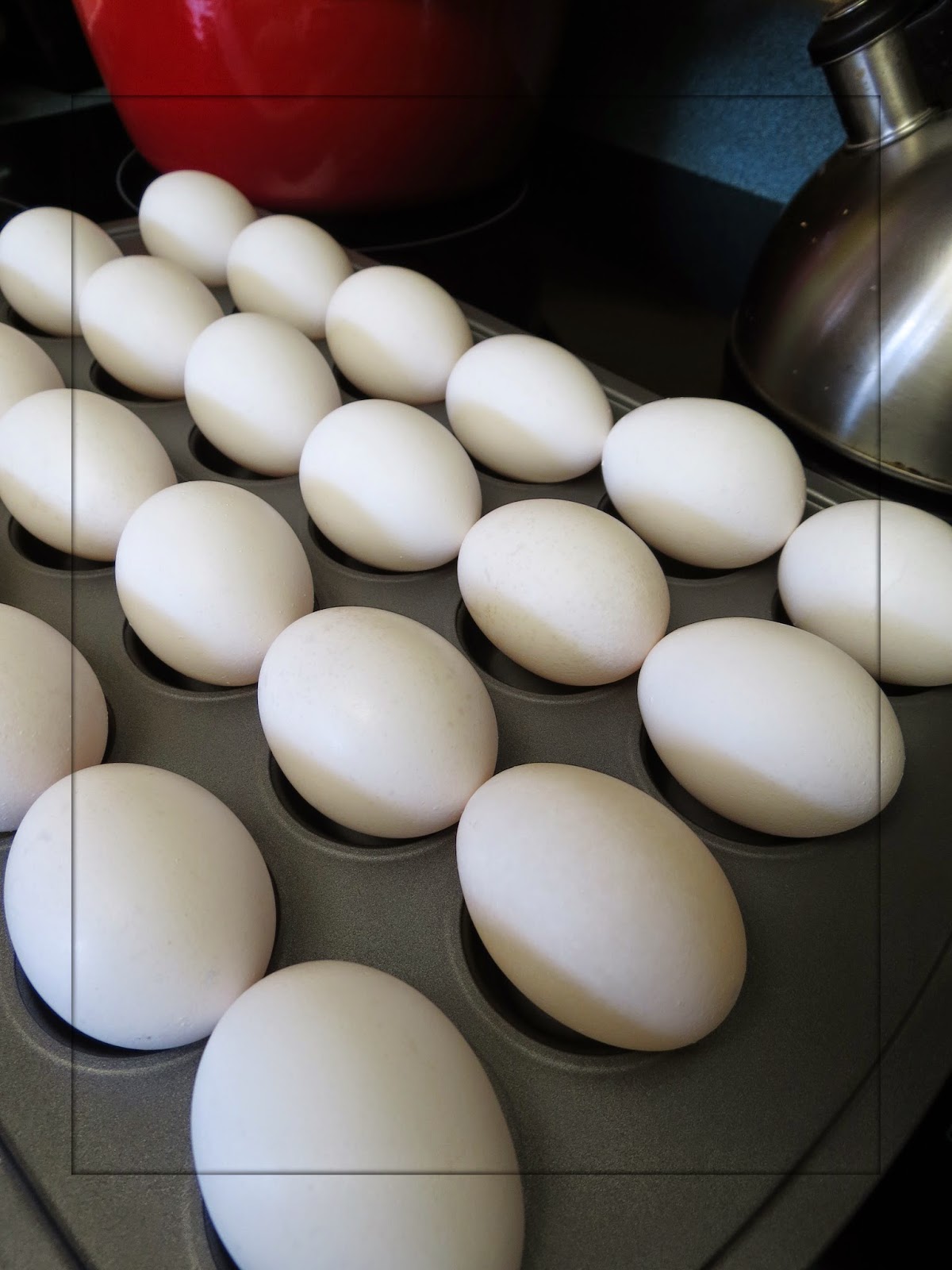 Rebekah's EaTs & TrEaTs: Perfect Hard Boiled Eggs