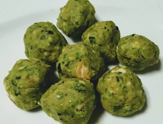 Round shaped  balls for Hara bhara kabab Recipe
