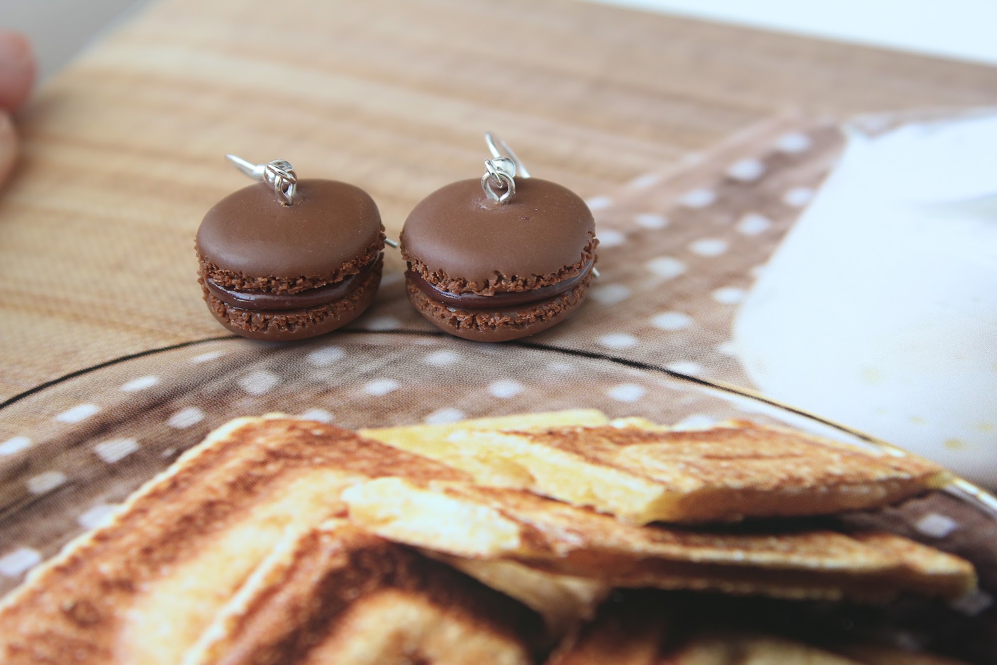 Boucles D'oreille Pendantes Macaron Framboise En Fimo - Neuves - Dormeuses