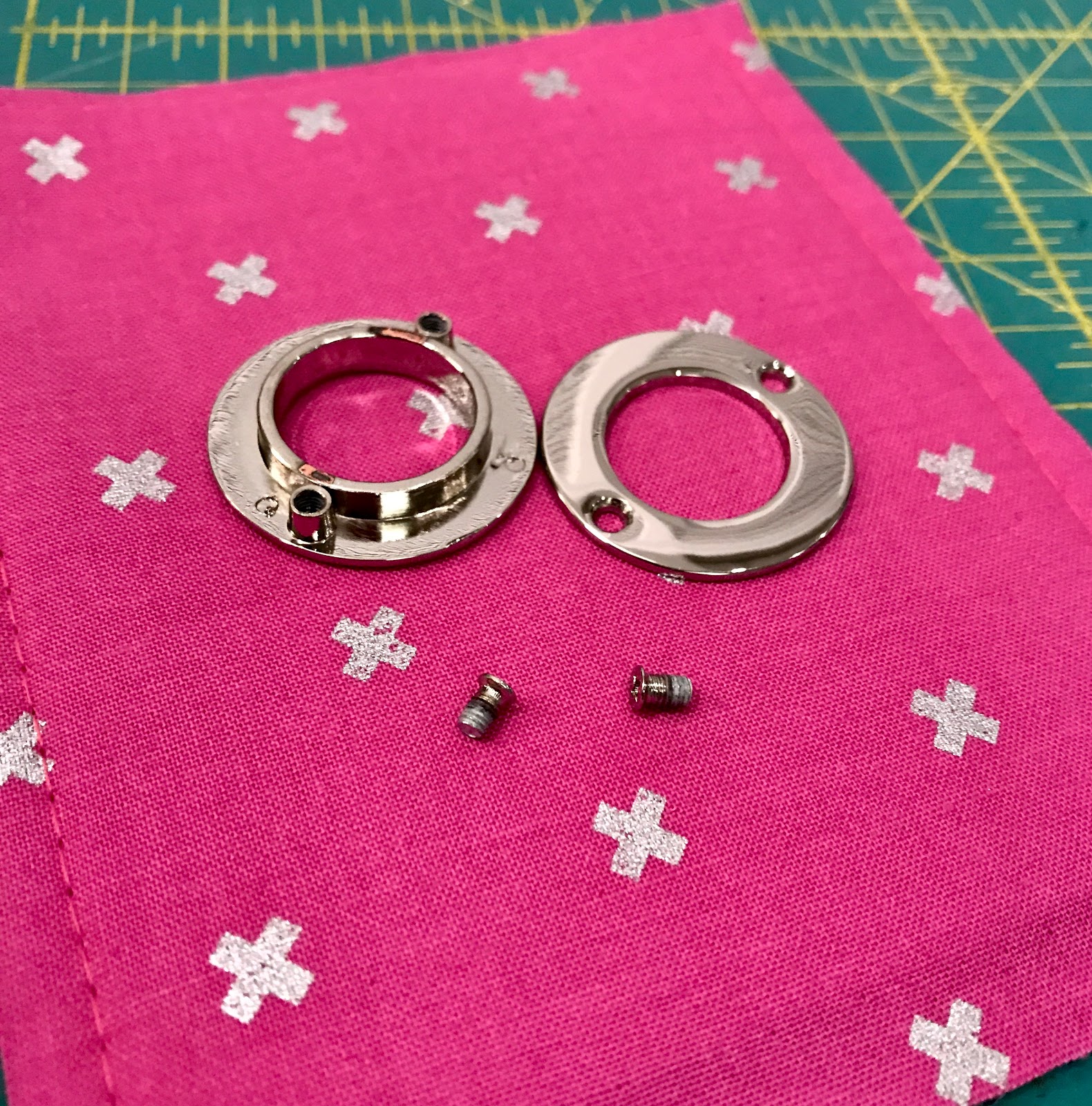 Emmaline Bags Sewing Patterns and Purse Supplies How to Insert Screw