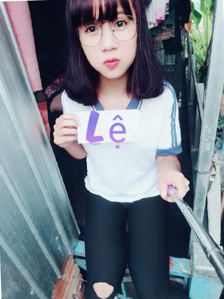 Ảnh hot girl làm Fs facebook, Fs hot girl cầm tên mình