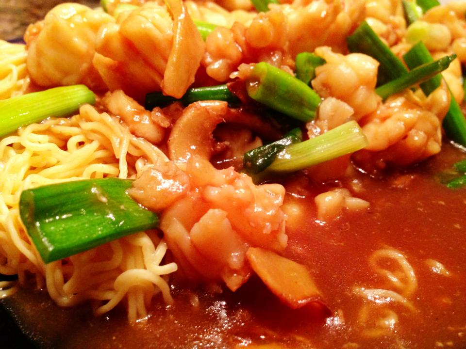 Izan's Recipes Yasmin's Lobster Yee Mein (Lobster Noodles with Ginger and Scallions)