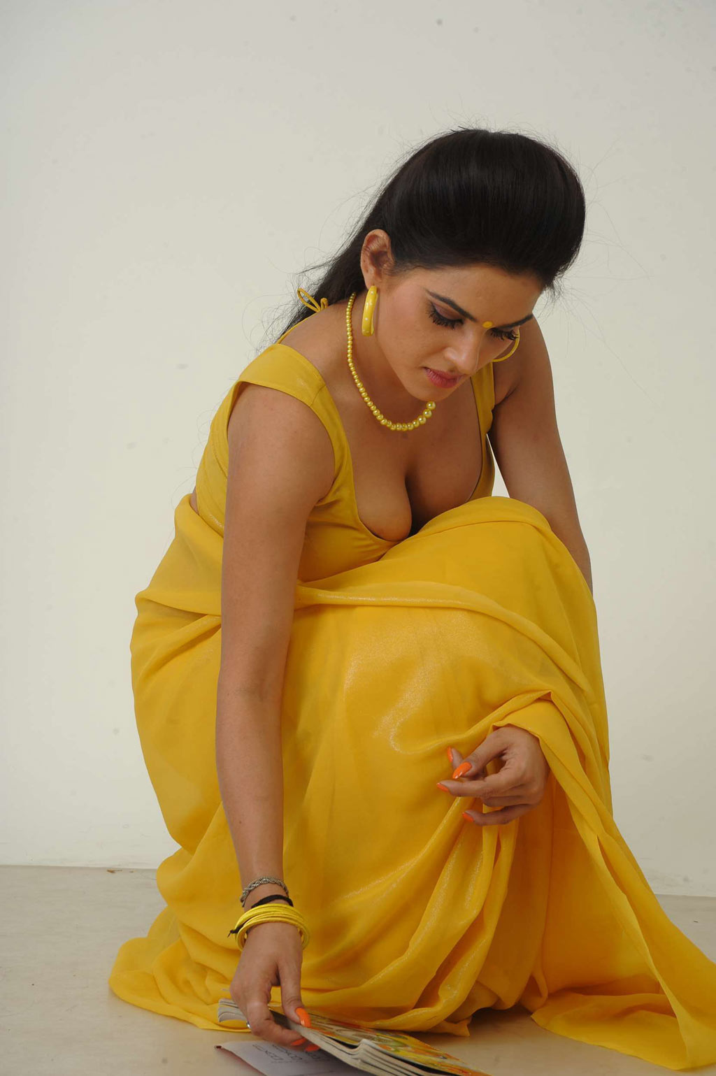 High Quality Bollywood Celebrity Pictures Kavya Singh Super Sexy Sorry Teacher Photoshoot