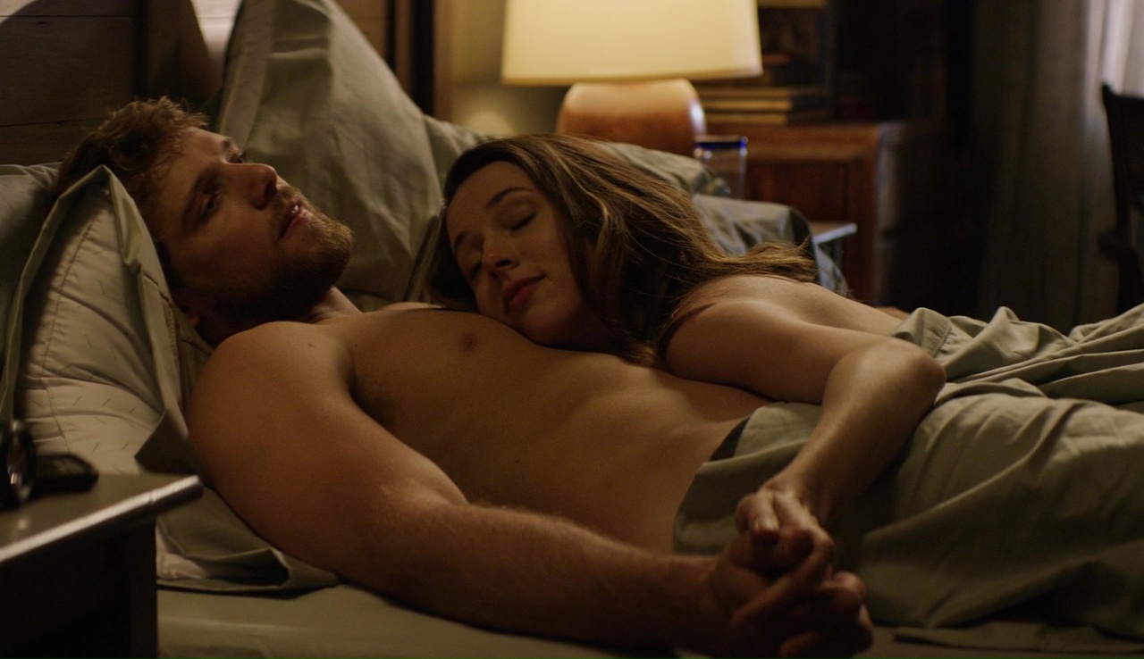 Max Thieriot shirtless in 'SEAL Team' - S01E04.