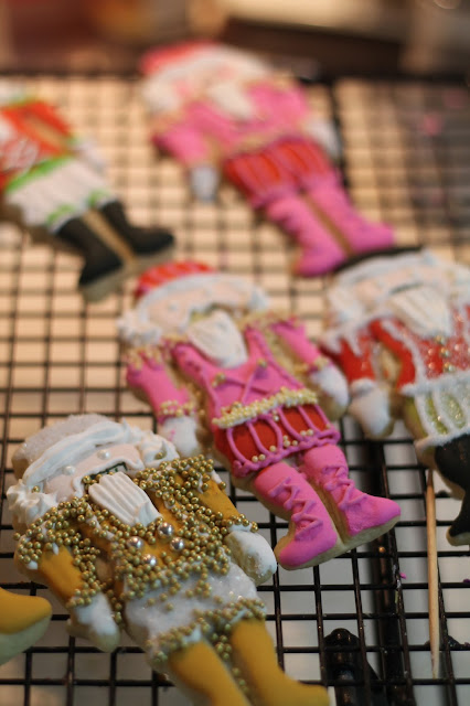 BALLET, How to decorate nutcracker cookies, nutcracker cookies ideas, galletas de cascanueces,CHRISTMAS,Nutcracker, nutcracker cookie, cookie decorating blogs ,easy cookie decorating ideas