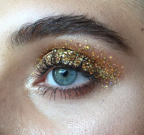 gold glitter eyes