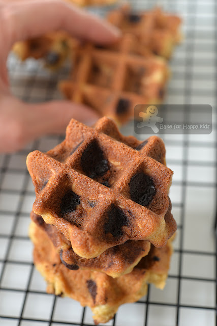 chocolate chip cookie waffles with oats