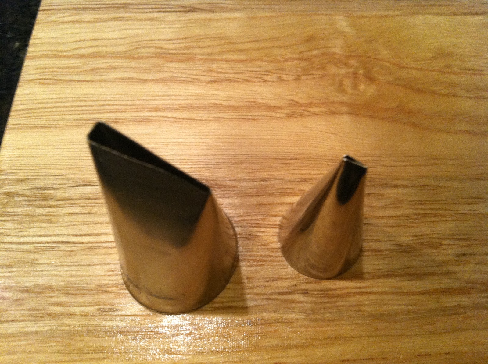 The Iced Queen Piping Roses with Tip 101s