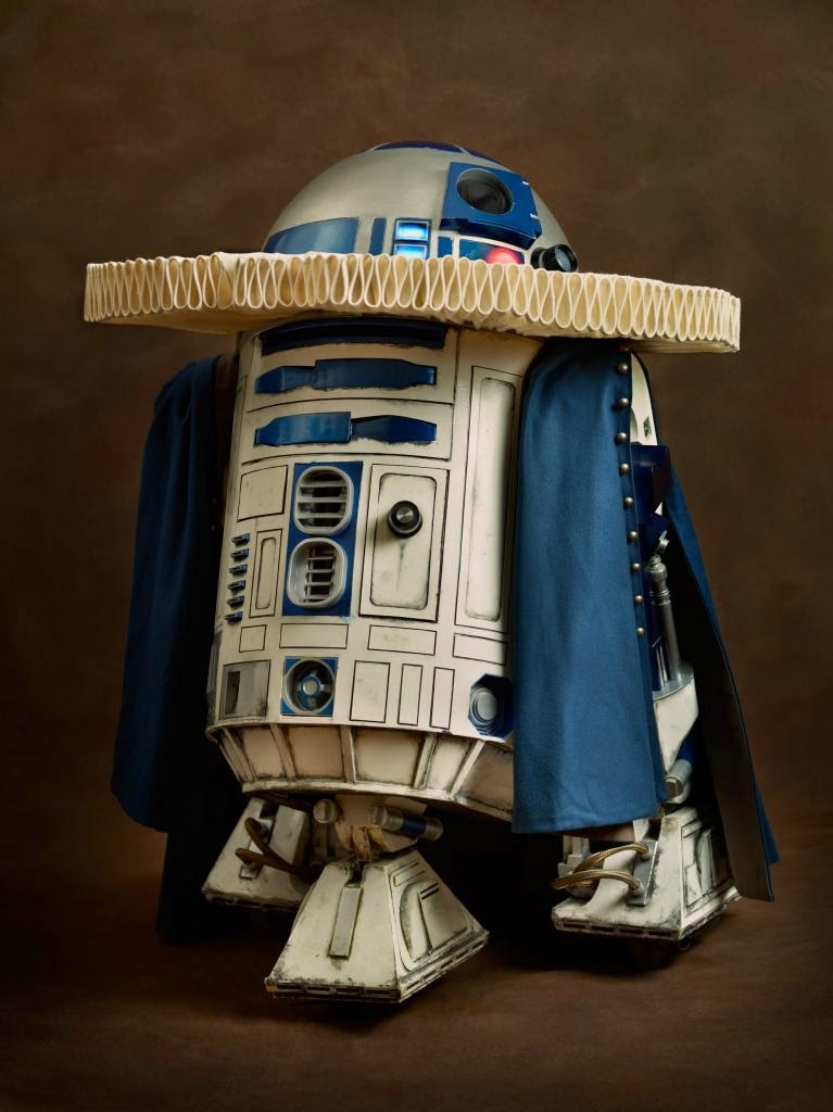 01-R2D2-Sacha-Goldberger-Superheroes-in-the-1600s-www-designstack-co