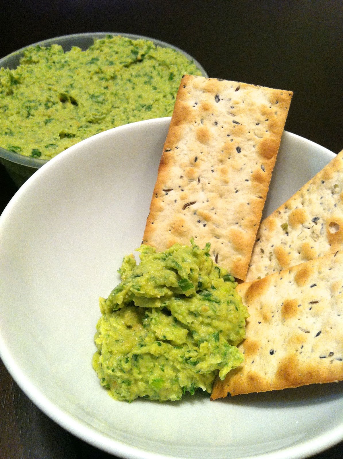 A Minute in the Life of Maria Parsley Scallion Hummus