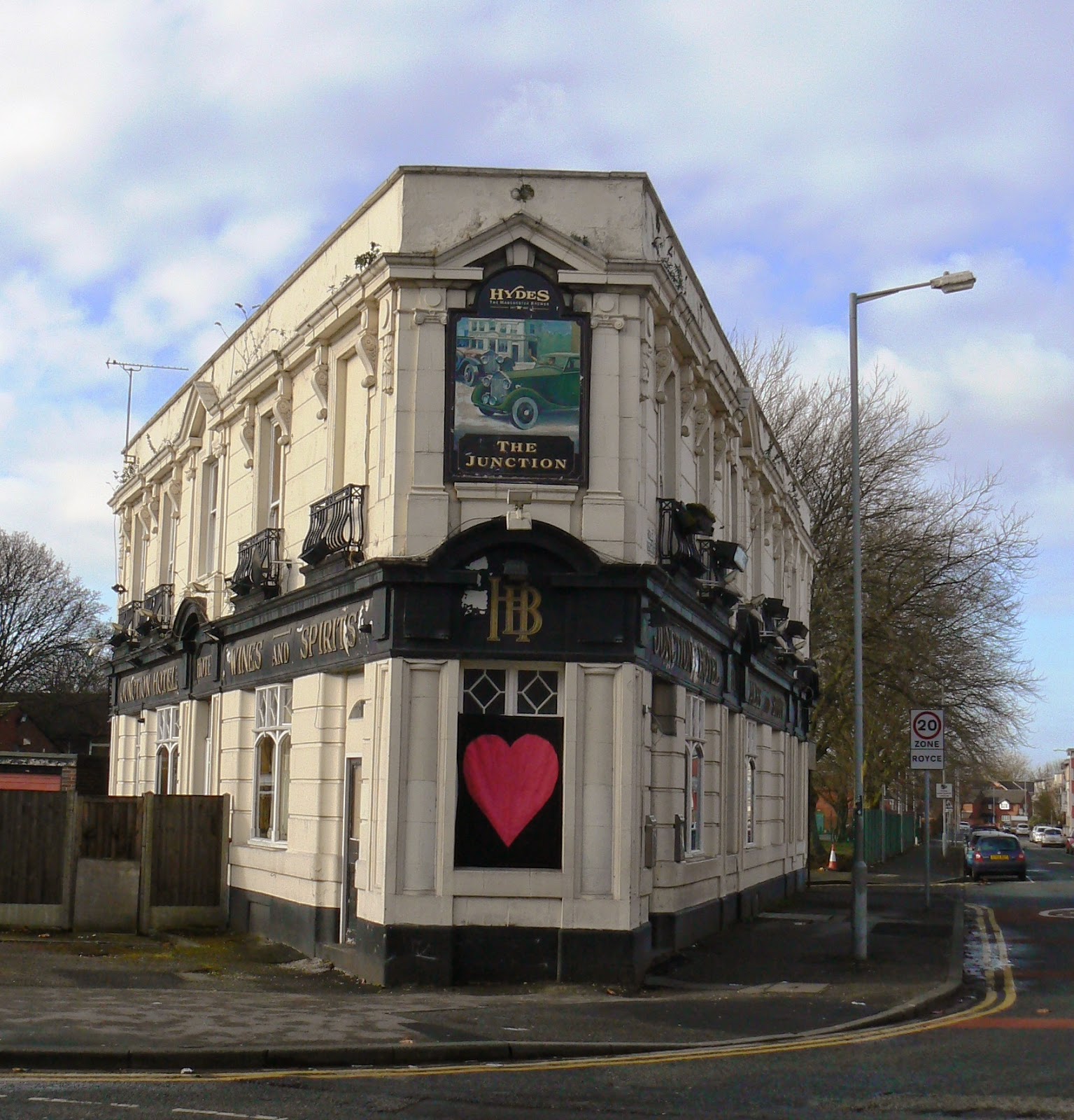 Andrew Simpson Another of those Hulme pubs......... the Junction