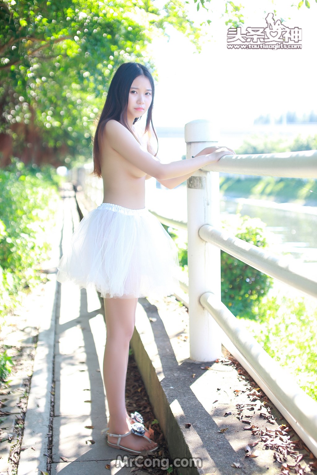 TouTiao 2016-08-03: Model Xiao Yu (小雨) (38 photos)