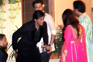 Shahrukh Khan celebration at Amitabh Bachchan House