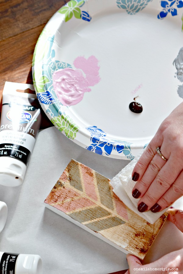 How to add a DIY rustic finish to your stenciled farmhouse style wall decor with decoArt acrylic paints