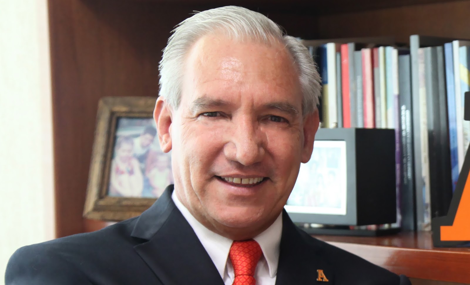 Anuncian relevo en la rectoría de la Anáhuac Mayab | Johnny Oliver Quintal