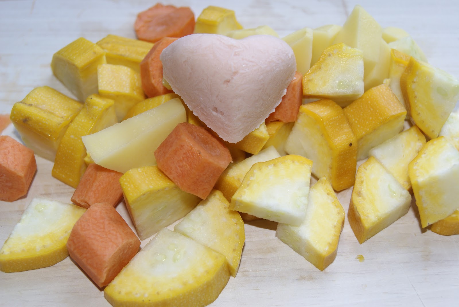 Ene-Mene-Muh: Gelbe Zucchini-Karotten-Kartoffel-Lachs-Brei