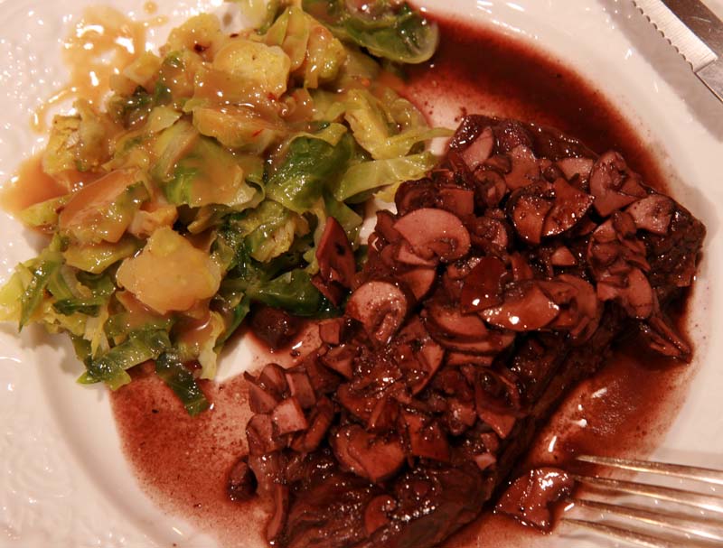 Bruce's Kitchen PanSeared Hanger Steak with MushroomMerlotBalsamic