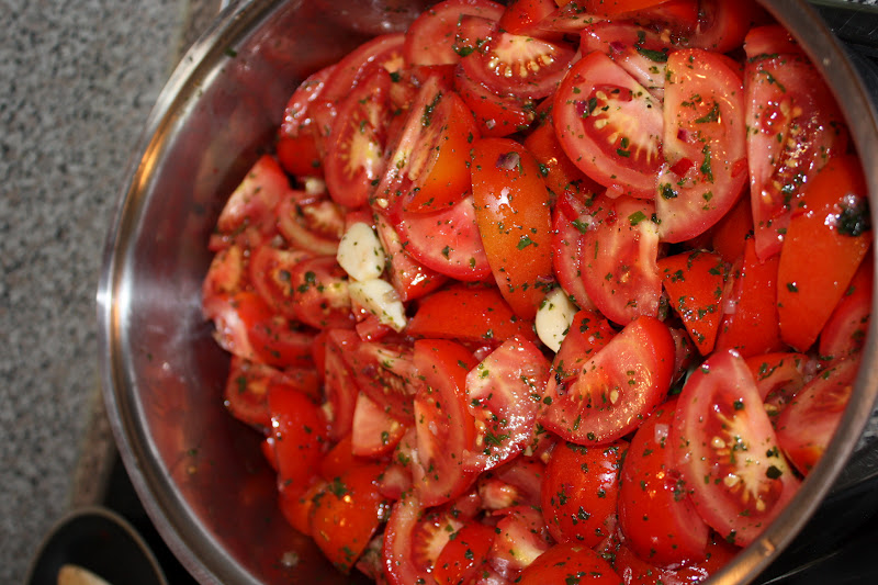 Как правильно приготовить помидоры. Обжаренные помидоры дольками. Ужин из помидор. Что приготовить с помидорами. Семена помидор дольками.