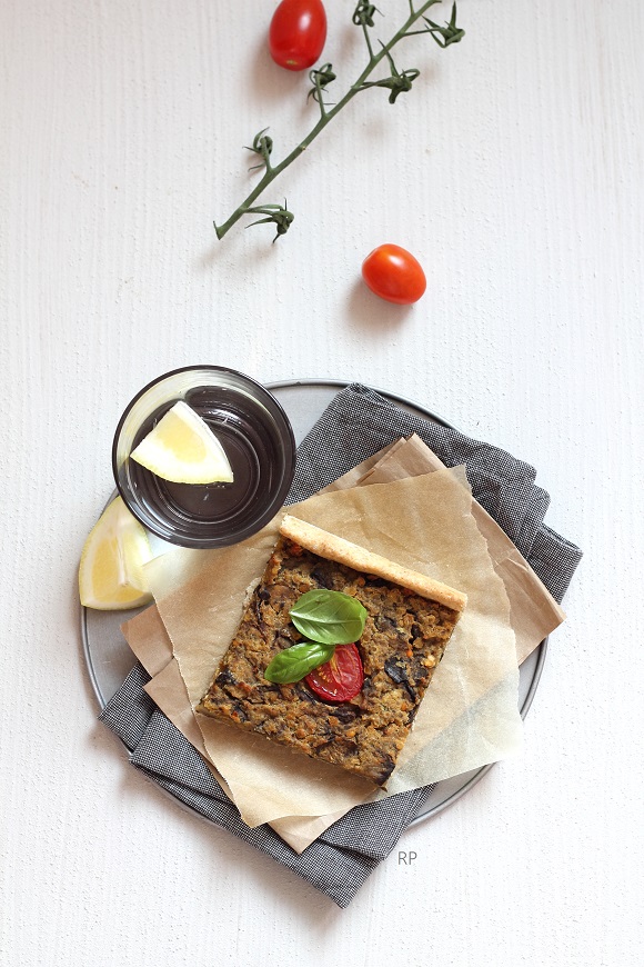 crostata salata con melanzane e lenticchie