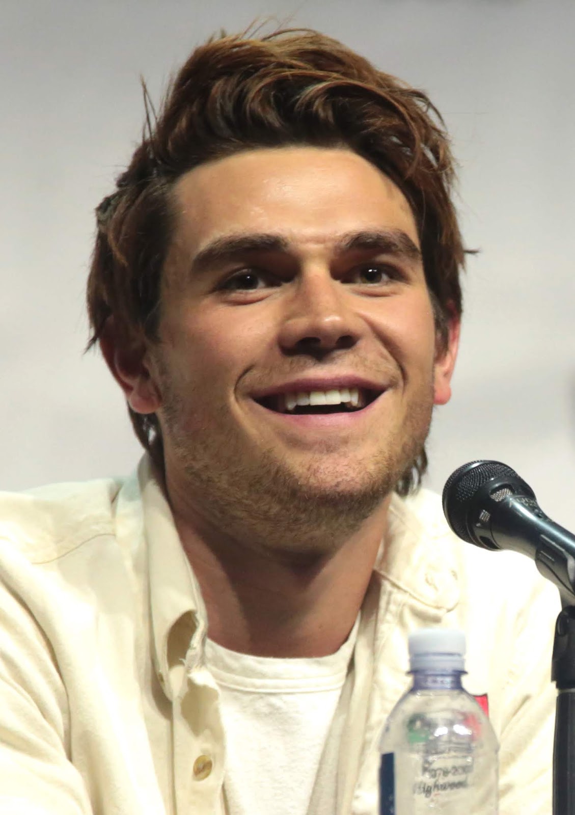 Celebrity Wiki Cw Kj Apa Age Dob Height Parents Education