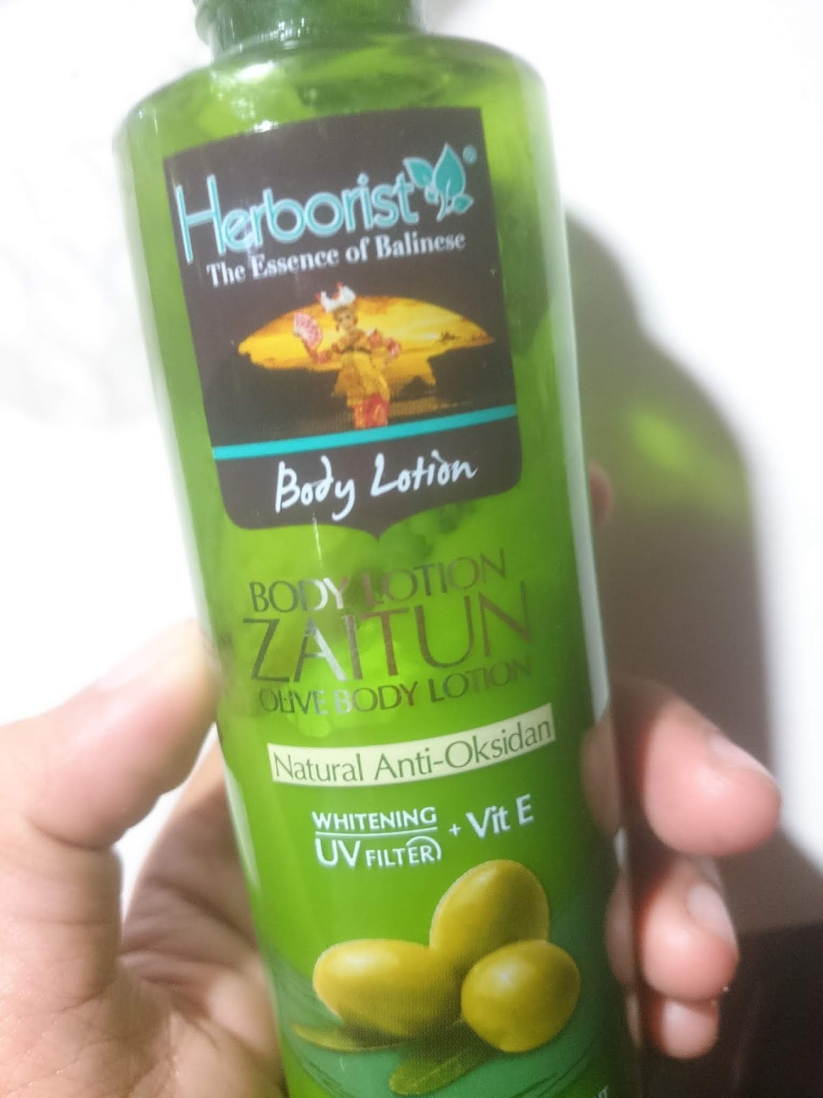 HERBORIST Body Lotion Zaitun, Lengket nggak? Manyasah Ilmu