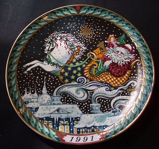 Vintage Treasure in Martinborough: Christmas plates - must be Royal ...