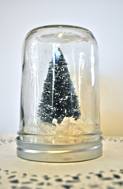 DIY Mason jar snow globe