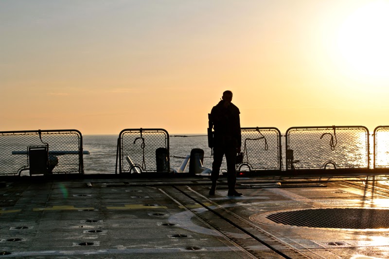 BLOG MODE HOMME PREPPY DANDY CONSEIL STYLE PARIS ELEGANCE TENDANCE JEUNE Marin fusilier héliport frégate marine nationale