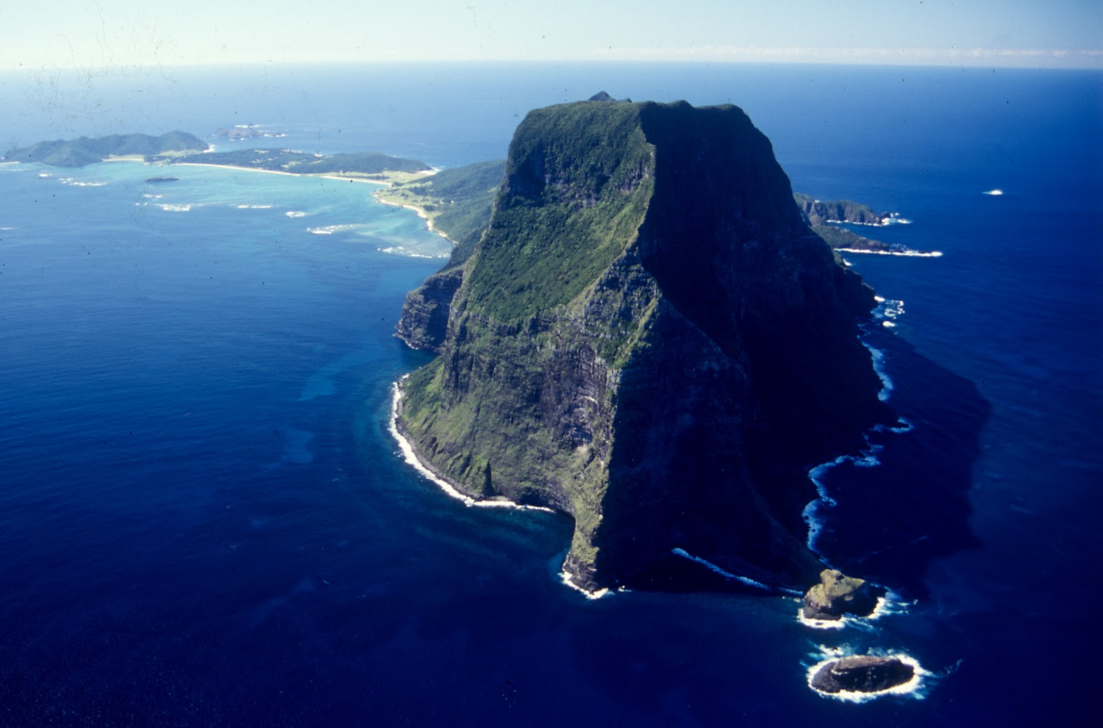 TOP WORLD TRAVEL DESTINATIONS Lord Howe Island, Australia