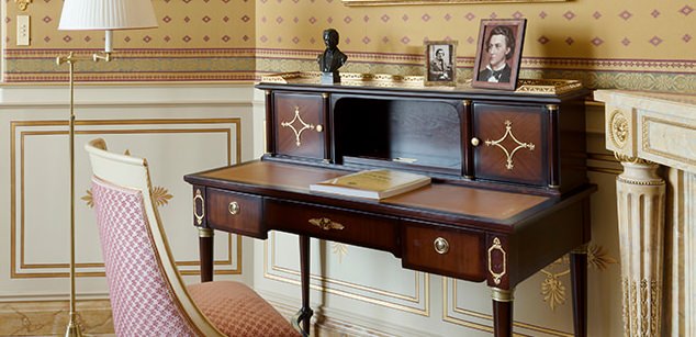 Tour the renovated romantic Ritz Paris Breathtaking feminine romantic suite in renovated Ritz Paris