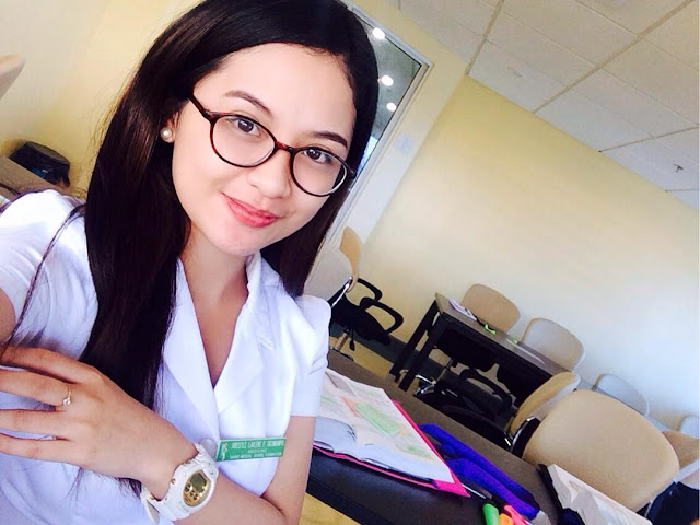 Yang Belum Sunat Pasti Ngebet Banget, Kalau Dokternya Secantik Ini Yang Belum Sunat Pasti Ngebet Banget, Kalau Dokternya Secantik Ini