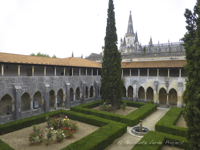 Claustro de D. Alfonso V del Monasterio de Batalla - El Guisante Verde Project