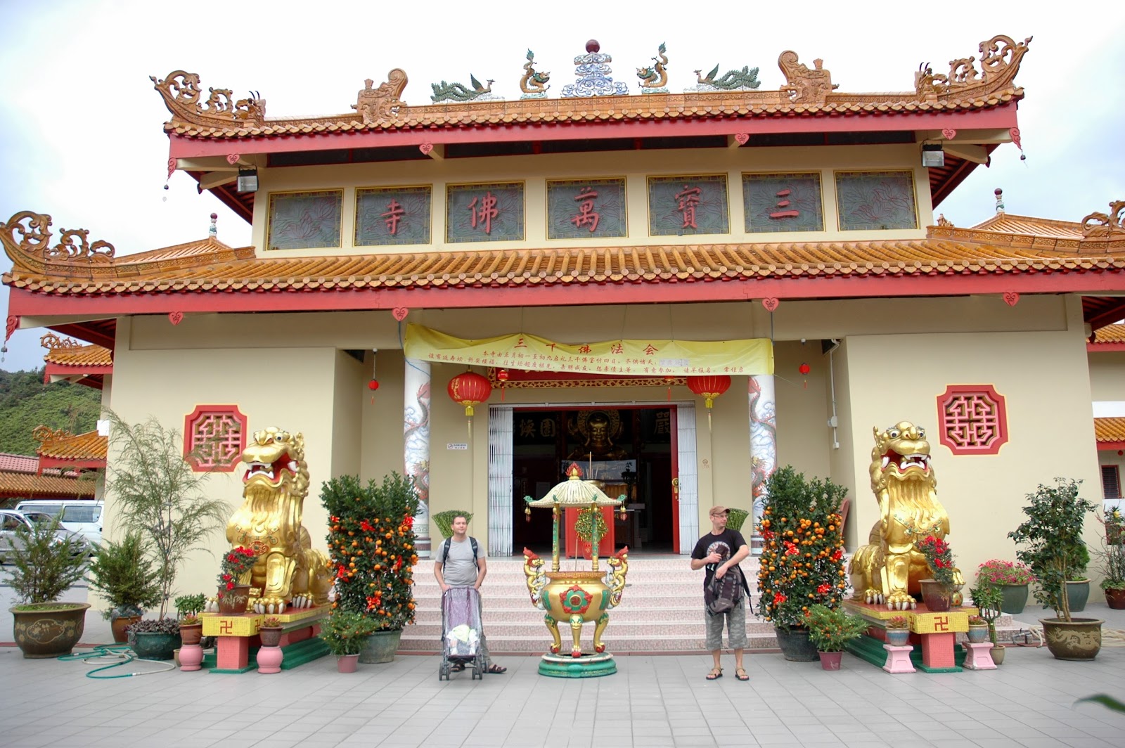 Sam Poh temple