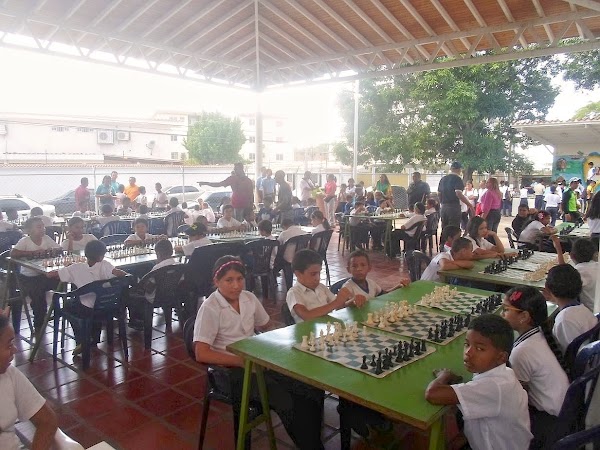 ÉXITO DE PARTICIPACIÓN 1er FESTIVAL ESCOLAR DE AJEDREZ ÉXITO DE PARTICIPACIÓN 1er FESTIVAL ESCOLAR DE AJEDREZ
