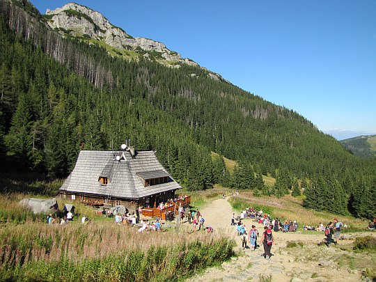 Schronisko PTTK na Hali Kondratowej im. Władysława Krygowskiego (1333 m n.p.m.).