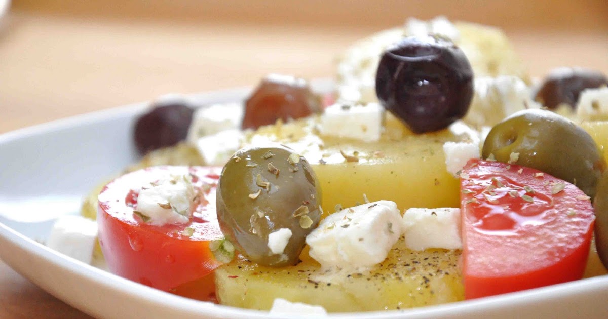 Bärenhunger: Griechischer Kartoffelsalat mit Oliven, Feta und Tomaten