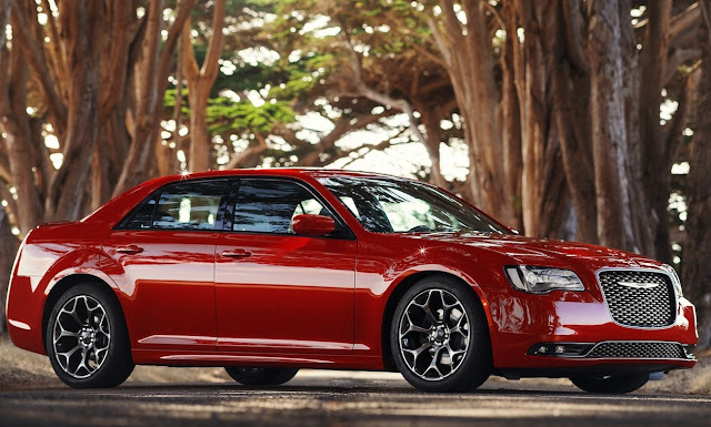 Chrysler 300 2015 Chrysler 300 red