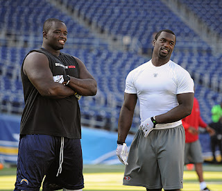 Tale of two Nigerian NFL players who didnt know they were brothers! 3