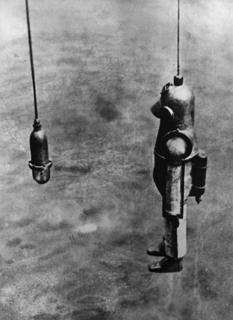 21 Strange and Wonderful Diving Equipments and Gears From the Late17th