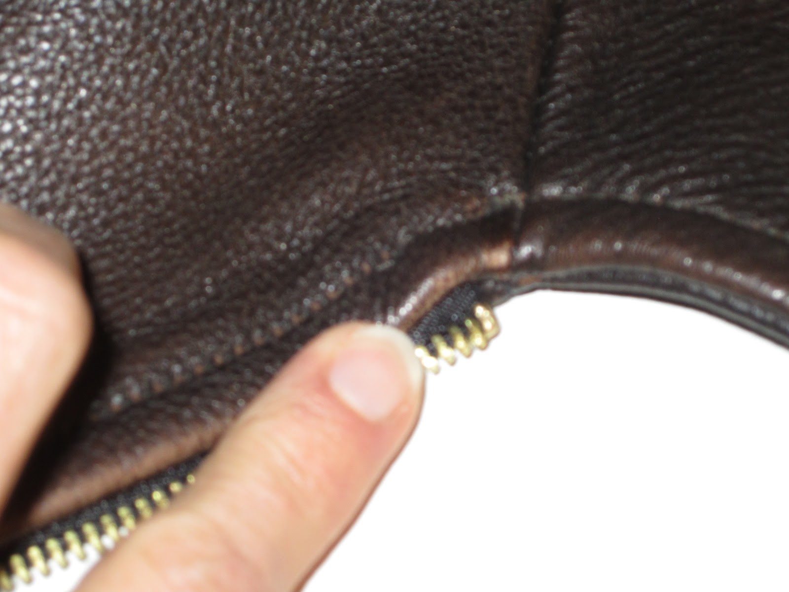 Kay'z Quiltz Zipper Replacement in a Leather Jacket Tutorial